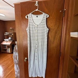 SHEIN Gray and White Ribbed Tank Top